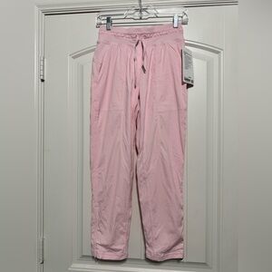 NWT Lululemon Dance Studio Mid-Rise Lined Crop 25" in Strawberry Milkshake